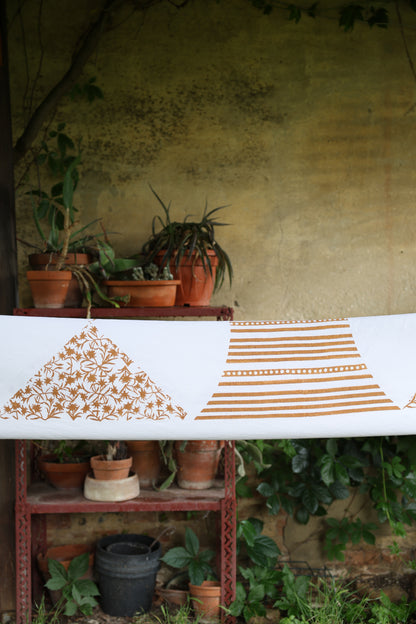 «Whispers of Rust» tablecloth